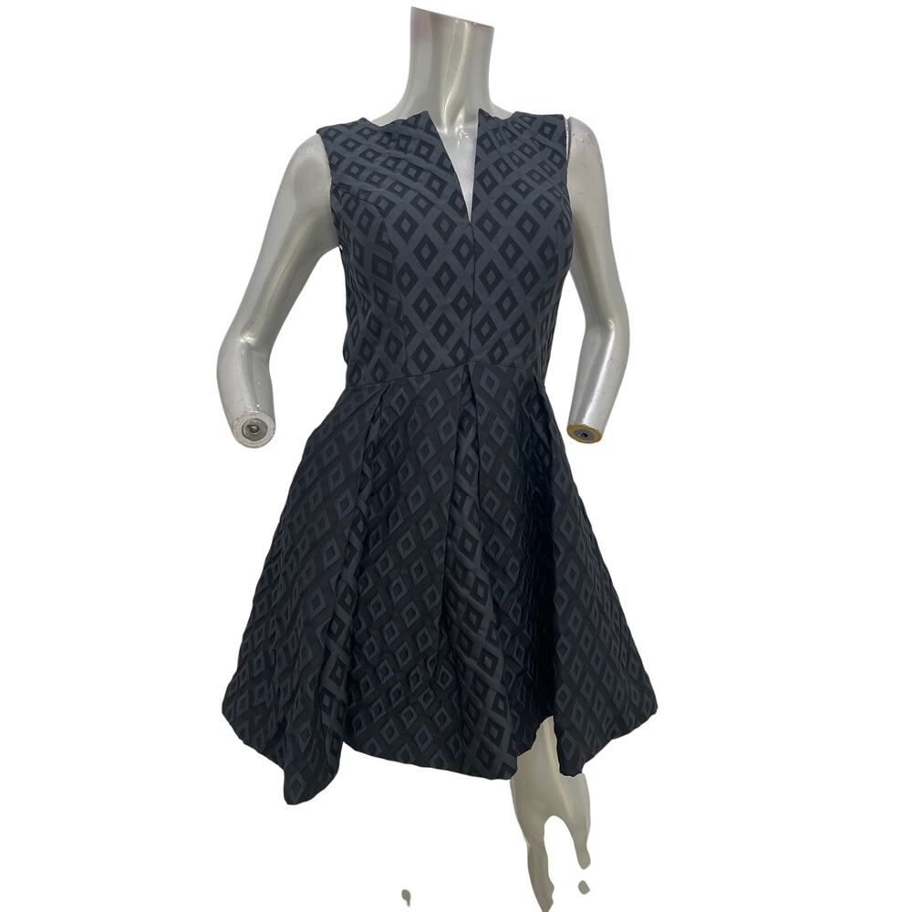 Maslavi fit & flare cocktail mini dress black blue geometric print V-neckline 2